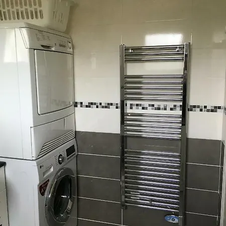 Dans Apartment